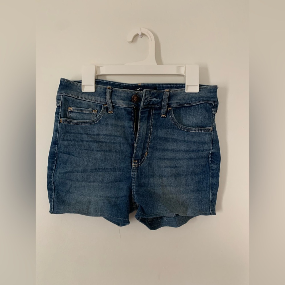 HOLLISTER JEAN SHORTS. high rise super skinny size 0. like new